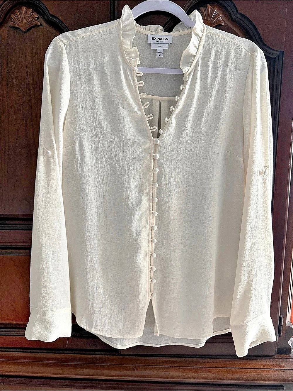 Express Cream Portofino Slim Ruffle Collar Button Front Blouse Medium